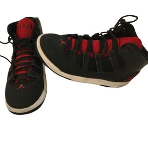 Air Jordan Max Aura Basketball Shoes Nike Sneakers Black Red Unisex Kid's Size 2